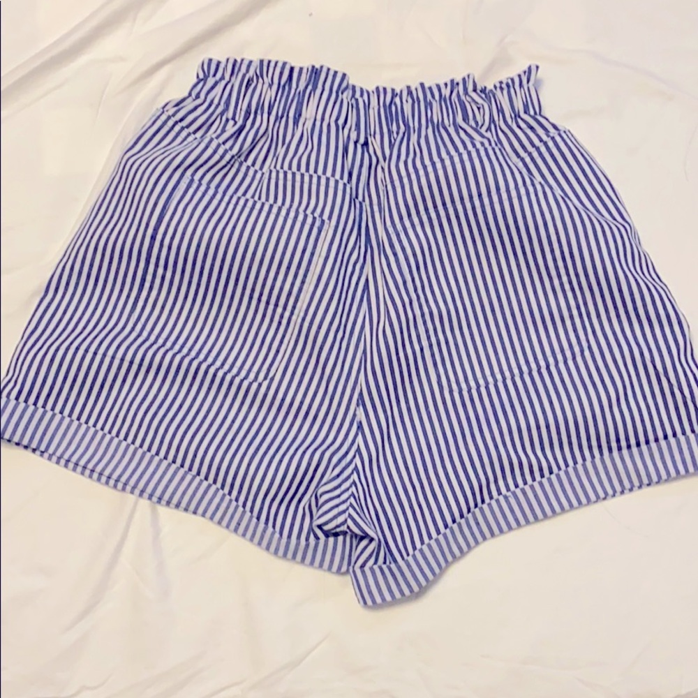 Shorts - Picture 2 of 3